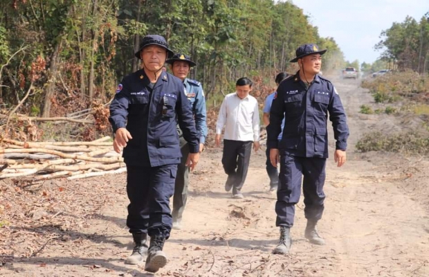 ជំរាយ៖ នៅថ្ងៃអង្គារ ៦កេីត​ ខែបុស្ស ឆ្នាំកុរ ឯកស័ក ព.ស ២៥៦៣ ត្រូវនឹងថ្ងៃទី៣១ ខែធ្នូ ឆ្នាំ២០១៩ លោកនាយឧត្ដមសេនីយ៍​ សៅ​សុខា​ អគ្គមេបញ្ជាការរងកងយោធពលខេមរភូមិន្ទ​ មេបញ្ជាការ​កង​រាជ​អាវុធហត្ថ​លើ​ផ្ទៃ​ប្រទេស​ បានចុះត្រួត​ពិនិត្យ