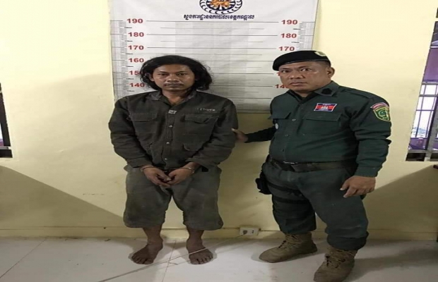 កម្លាំងនគរបាលស្រុកកៀនស្វាយឃាត់ខ្លួនជនសង្ស័យម្នាក់ពីបទរក្សាទុកនិងប្រើប្រាស់ដោយខុសច្បាប់នូវសារធាតុញៀន .....!