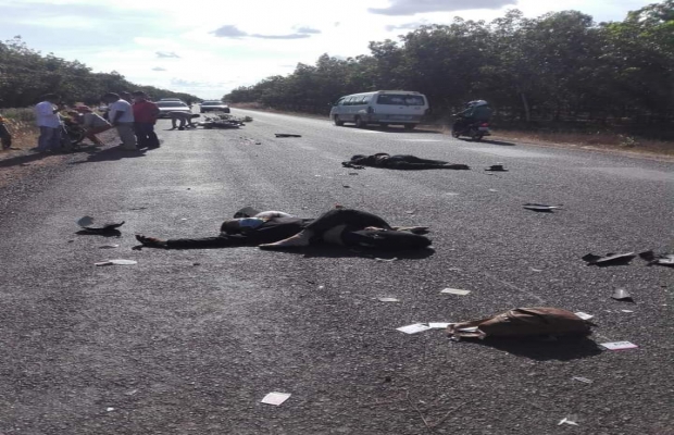 ករណីគ្រោះថ្នាក់ចរាចរណ៍មួយគួរឲ្យរន្ធត់ស្លាប់ទាំងពីរនាក់ប្ដីប្រពន្ធយ៉ាងអាណោចអាធ័ម