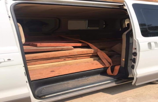 ឃុំខ្លួនបណ្តោះអាសន្ន ជនសង្ស័យ(តៃកុង និងព្រូឡាន២នាក់)ក្នុងករណីដឹកជញ្ជូនឈើប្រណិតប្រភេទ(ធ្នង់)ចំនួន៦៤ដុំ...