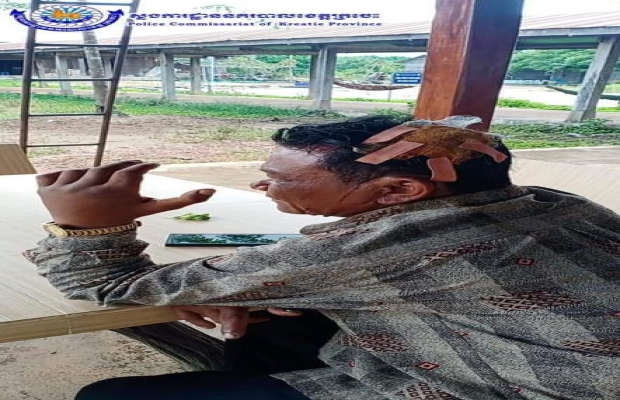 ករណីហិង្សាត្រូវសមត្ថកិច្ចចាប់ខ្លួនបុរសម្នាក់ដែលប្រើហឹង្សាលេីឪពុកចុង!!