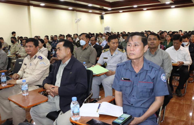 ឯកឧត្តមរដ្ឋលេខាធិការក្រសួងមហាផ្ទៃ ណែនាំដល់ថ្នាក់ដឹកនាំខេត្តមណ្ឌលគិរី ត្រូវខិតខំធ្វើការបណ្តុះបណ្តាលកសាងសមត្ថភាពដល់មន្ត្រីរាជការគ្រប់លំដាប់ថ្នាក់ និងជំរុញលើកទឹកចិត្តមន្ត្រី ឲ្យចូលរួមក្នុងការអភិវឌ្ឍសមត្ថភាពពិសេស សមត្ថភាពជំន