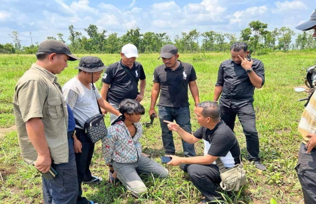 សម្លា.ប់កាត់ក្បាលជនជាតិចិនម្នាក់នៅកំពង់ចាមសមត្ថកិច្ចតាមចាប់ខ្លួនជនដៃដល់ចំនួន៣នាក់បានក្នុងទឹកដីខេត្តសៀមរាប….!