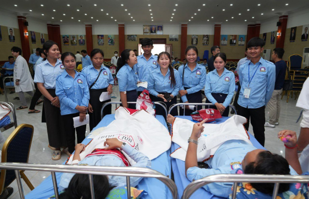 ថ្ងៃទិវានៃសេចក្តីស្រឡាញ់ (១៤កុម្ភៈ) សហភាពសហព័ន្ធយុវជនកម្ពុជាខេត្ដត្បូងឃ្មុំ  រៀបចំកម្មវិធីបរិច្ចាគឈាម ក្រោមប្រធានបទ «បរិច្ចាគឈាមដើម្បីសង្គ្រោះជីវិត» 