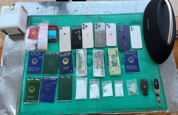 សមត្ថកិច្ចឃាត់ខ្លួនមនុស្សប្រុសស្រី៩នាក់ពាក់ពន័្ធជួញដូរគ្រឿងញៀននៅមណ្ឌលគិរី