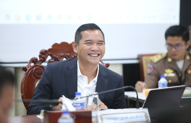 លោក ឧត្តមសេនីយ៍ត្រី សៀ ទីន អញ្ជើញចូលរួមកិច្ចប្រជុំសាមញ្ញលើកទី១៦ របស់ក្រុមប្រឹក្សាខេត្តសៀមរាប អាណត្តិទី៤....