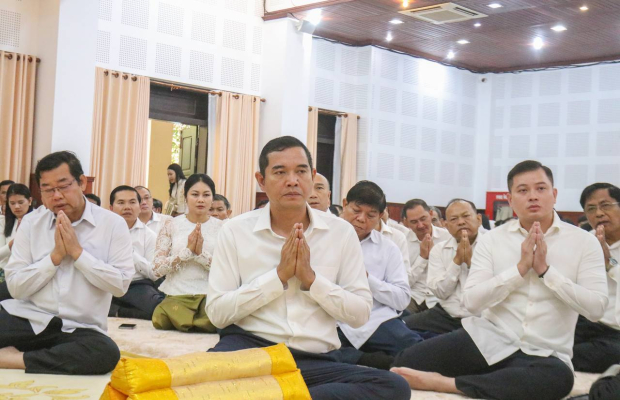 រដ្ឋបាលខេត្តសៀមរាបបានរៀបចំពិធីសូត្រមន្តចំរើនសិរីសួស្តី...!